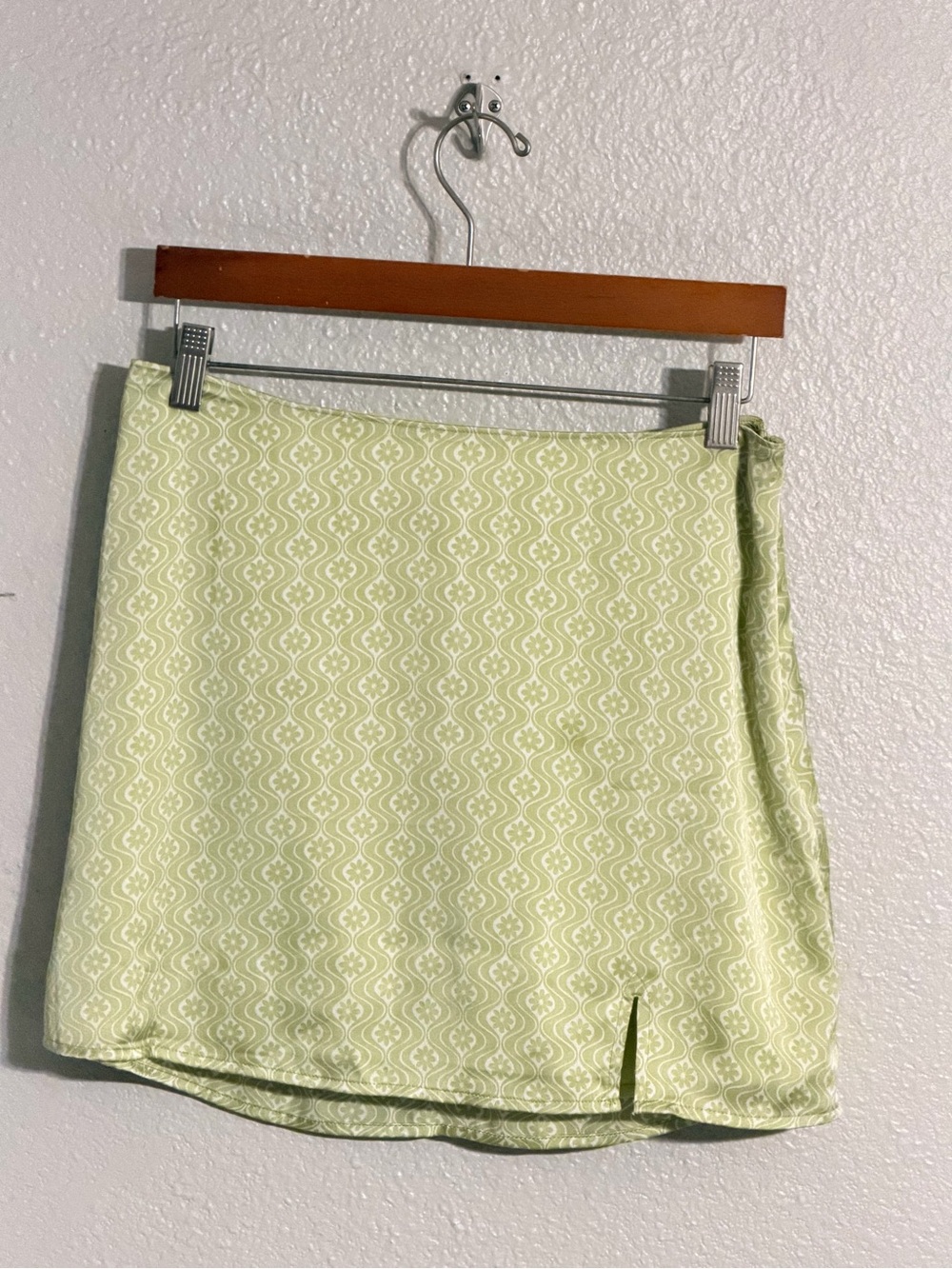Hollister Satin-like Mini Skirt Floral Geometric Pattern